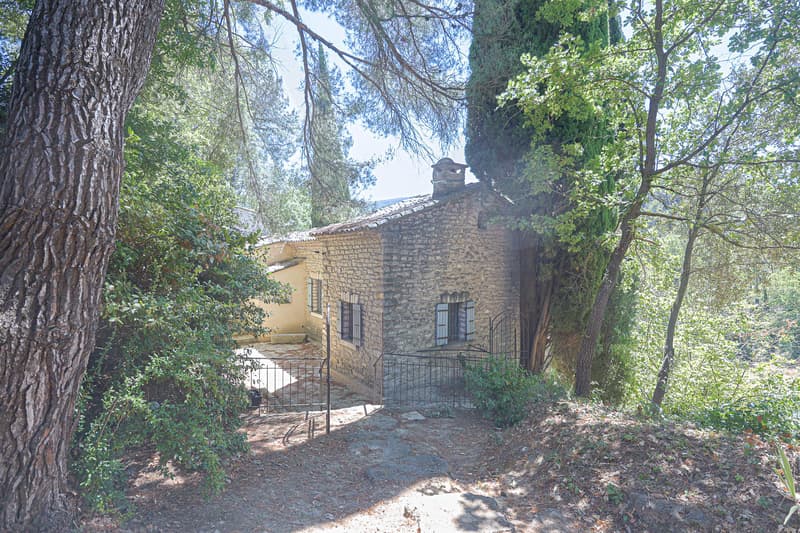 Magnifique propriété à rénover avec piscine à Ménerbes au coeur du Luberon ! (13)