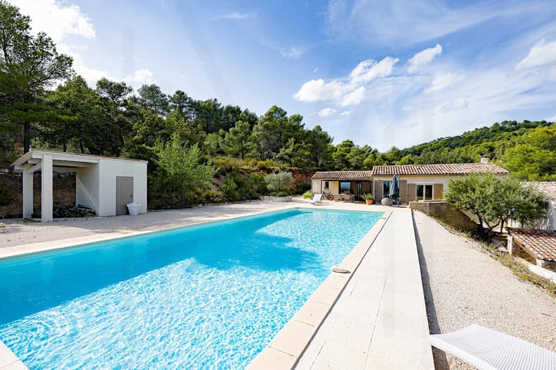 Villa d'exception au coeur des Monts de Vaucluse ? Vue panoramique sur le Luberon (4)