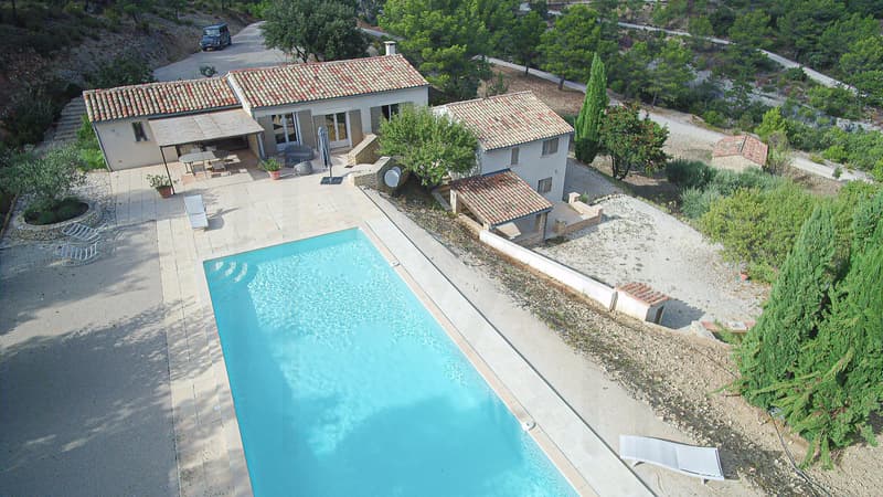 Villa d'exception au coeur des Monts de Vaucluse ? Vue panoramique sur le Luberon (13)