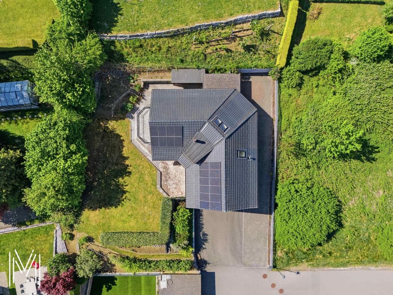 Villa d'exception de 6,5 pièces dans un quartier calme résidentiel avec vue exceptionnelle ! (6)