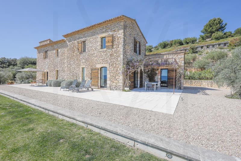 Un lieu d'exception, où la nature, l'architecture et le confort moderne s'unissent pour créer une propriété unique ! (1)