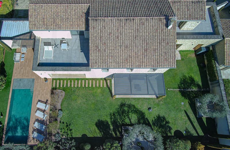 MAGNIFIQUE PROPRIÉTÉ CONTEMPORAINE AVEC PISCINE CHAUFFÉE (13)