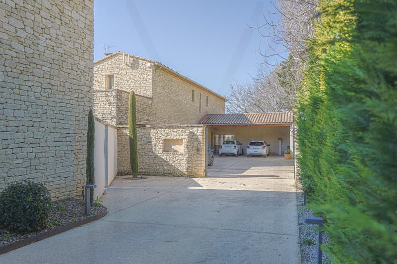 MAGNIFIQUE PROPRIÉTÉ CONTEMPORAINE AVEC PISCINE CHAUFFÉE (12)