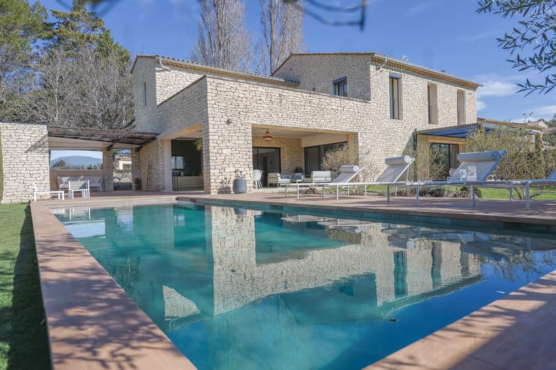 MAGNIFIQUE PROPRIÉTÉ CONTEMPORAINE AVEC PISCINE CHAUFFÉE (1)