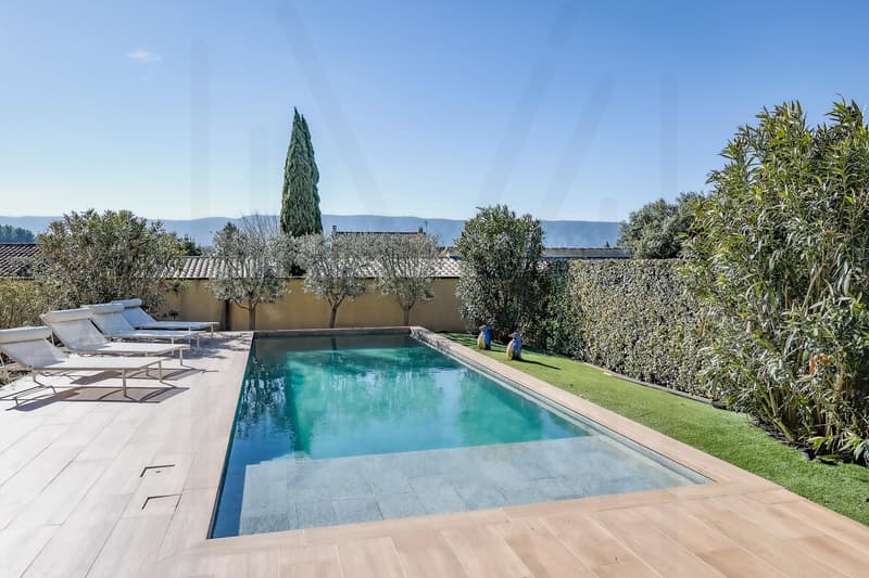 MAGNIFIQUE PROPRIÉTÉ CONTEMPORAINE AVEC PISCINE CHAUFFÉE (3)