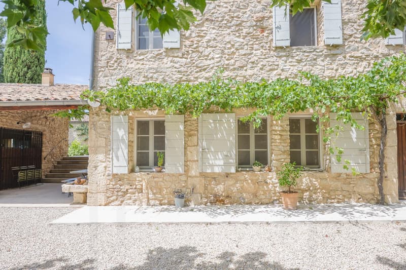 MAGNIFIQUE BASTIDE EN PIERRE AVEC VUES PANORAMIQUES ET PISCINE CHAUFFÉE À proximité de Roussillon ? Au coeur du Luberon (7)