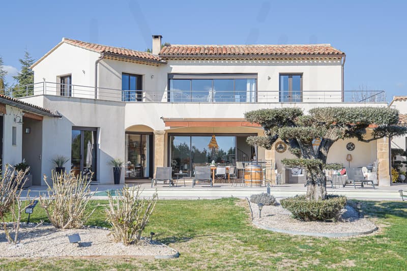 PROPRIÉTÉ CONTEMPORAINE D'EXCEPTION AVEC VUES PANORAMIQUES Au coeur du Luberon, à quelques minutes de Roussillon (9)