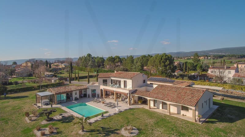 PROPRIÉTÉ CONTEMPORAINE D'EXCEPTION AVEC VUES PANORAMIQUES Au coeur du Luberon, à quelques minutes de Roussillon (1)