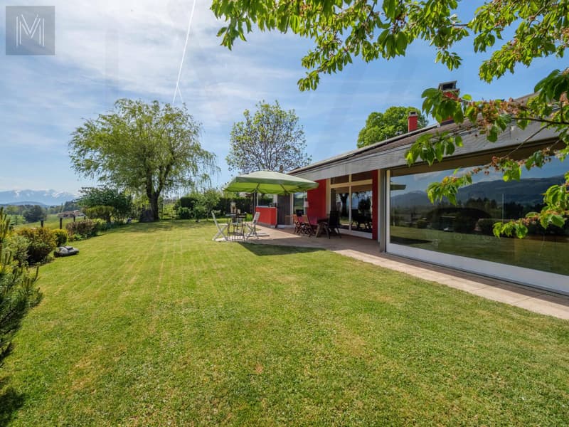 Grande maison d'architecte modulable, conçue pour une ou deux habitations indépendantes. (1)