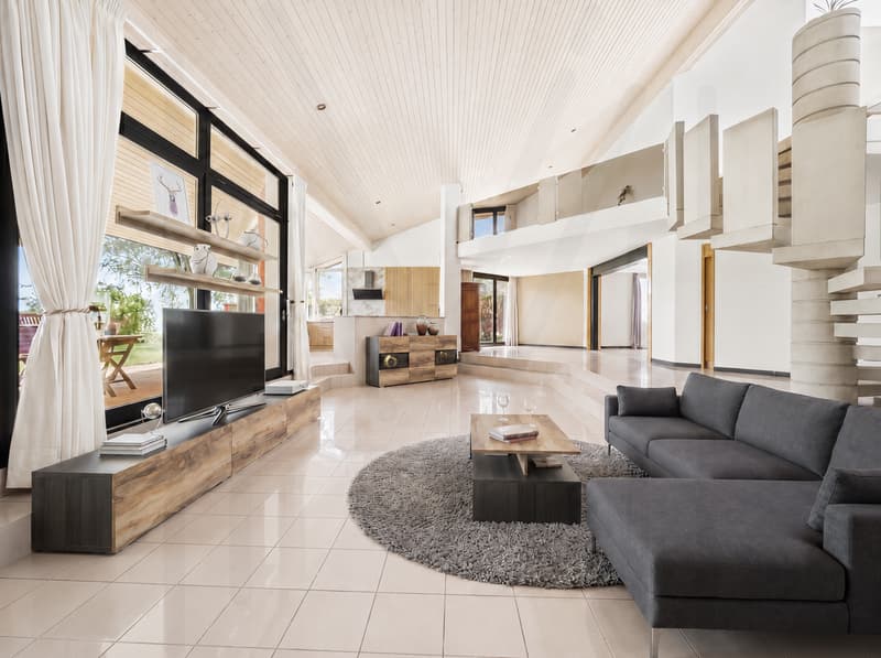 Grande maison d'architecte modulable, conçue pour une ou deux habitations indépendantes. (4)