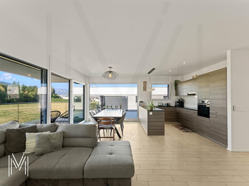 Magnifique appartement en attique de 5.5 pièces, avec vue et situation exceptionnelles à quelques minutes du centre-ville ! (4)