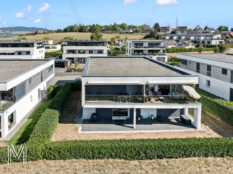 Magnifique appartement en attique de 5.5 pièces, avec vue et situation exceptionnelles à quelques minutes du centre-ville ! (2)