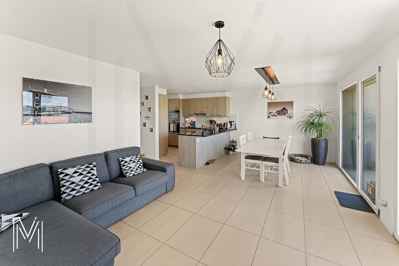 UNE VILLA CONTEMPORAINE de 4.5 pièces en bordure de zone agricole avec situation calme et exceptionnelle (2)
