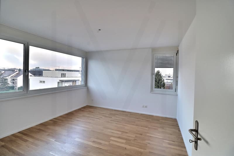 Somptueux attique de 4.5 pièces rénové avec vue imprenable sur le Moléson et la ville de Bulle ! (6)