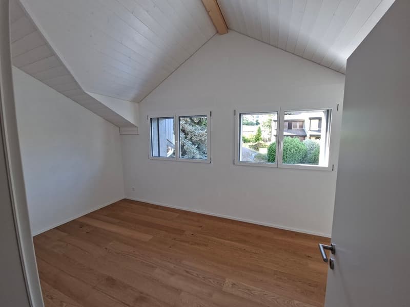 Grand appartement de 4,5 pièces sous les combles et proche de la gare (2)