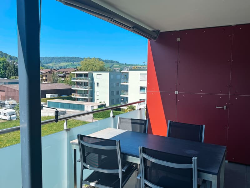 BEFRISTET: 01.12.26 - 31.03.27; Möblierte 3.5-Zimmerwohnung in Kriens mit Balkon & Bergsicht (12)
