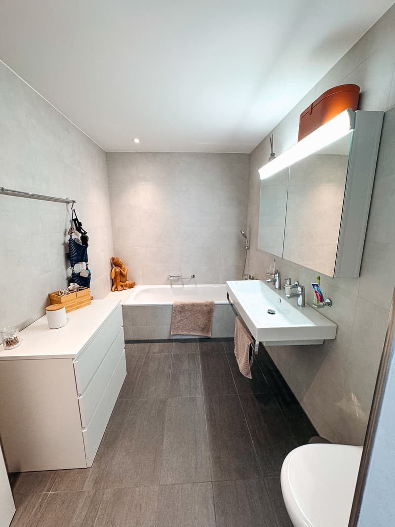 BEFRISTET: 01.12.26 - 31.03.27; Möblierte 3.5-Zimmerwohnung in Kriens mit Balkon & Bergsicht (11)