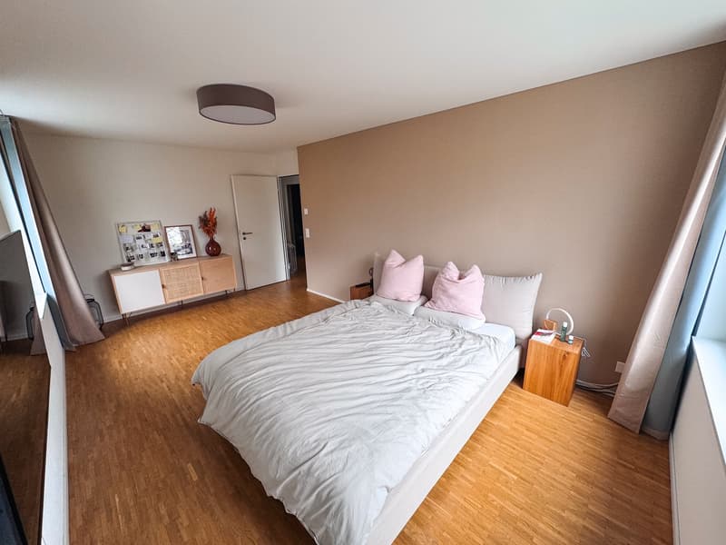BEFRISTET: 01.12.26 - 31.03.27; Möblierte 3.5-Zimmerwohnung in Kriens mit Balkon & Bergsicht (3)