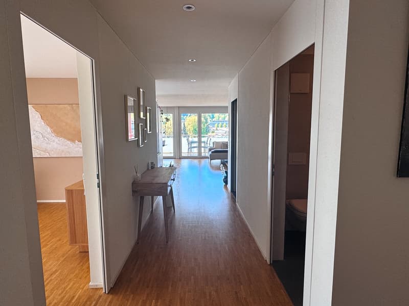 BEFRISTET: 01.12.26 - 31.03.27; Möblierte 3.5-Zimmerwohnung in Kriens mit Balkon & Bergsicht (8)