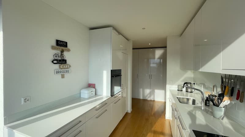 BEFRISTET: 01.10.2026 - 31.03.2027; Möblierte 3.5-Zimmer-Wohnung an Toplage (5)