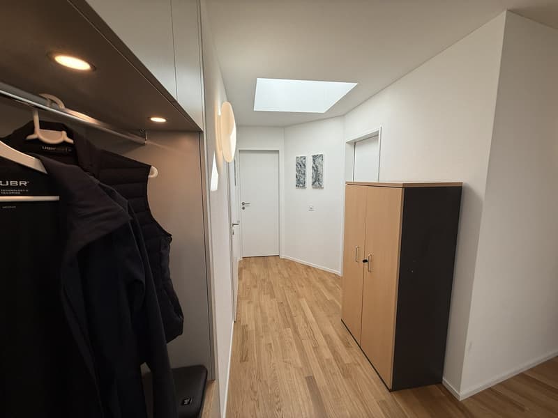 BEFRISTET: 15.07.2026 - 31.12.2026: Möblierte 4.5-Zimmer-Wohnung mit Dachterrasse und Seesicht (21)