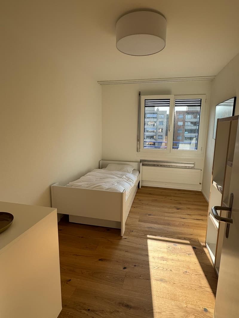 Möblierte 3.5-Zimmerwohnung mit Seeblick im Zentrum von Zug (12)