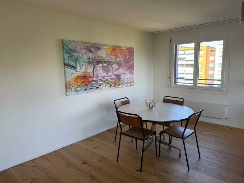 Möblierte 3.5-Zimmerwohnung mit Seeblick im Zentrum von Zug (9)