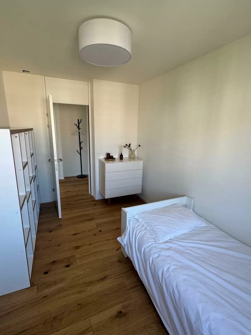 Möblierte 3.5-Zimmerwohnung mit Seeblick im Zentrum von Zug (5)