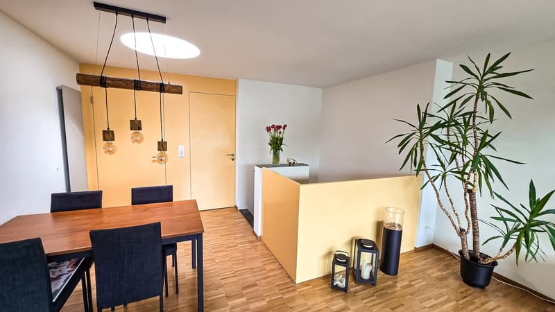BEFRISTET: 01.12 - 31.03.27: Geräumige 4.5-Zimmer-Wohnung mit Balkon und schöner Aussicht in Luzern (2)