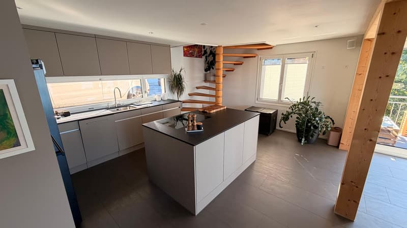 Exclusive Furnished 5.5 room Apartment with Breathtaking Lake and Mountain Views (8)
