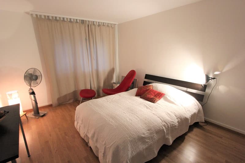 BEFRISTET: 01.02.2027 bis 30.06.2027: Möblierte 4-Zimmer-Wohnung mit Balkon und Stadtblick (6)