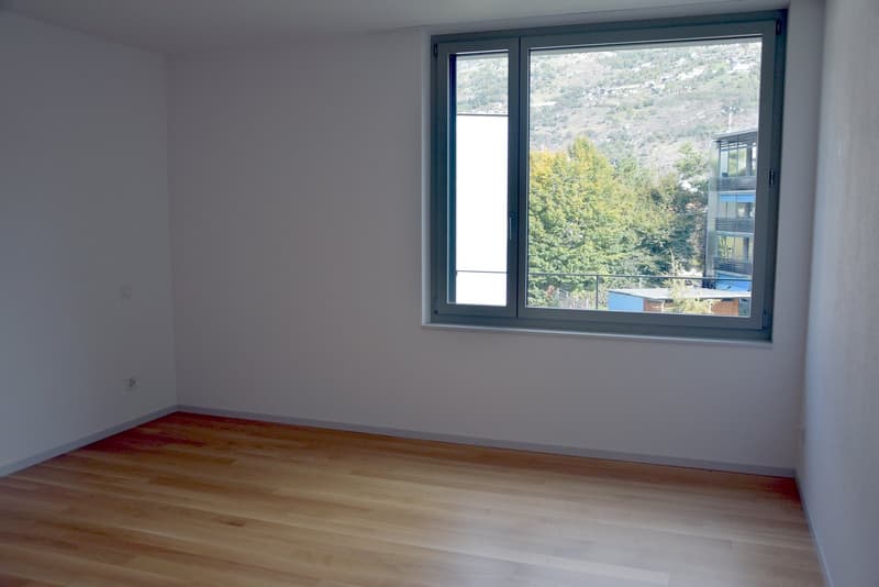 Moderne 3.5-Zimmerwohnung - 5 Min. von Lonza (7)
