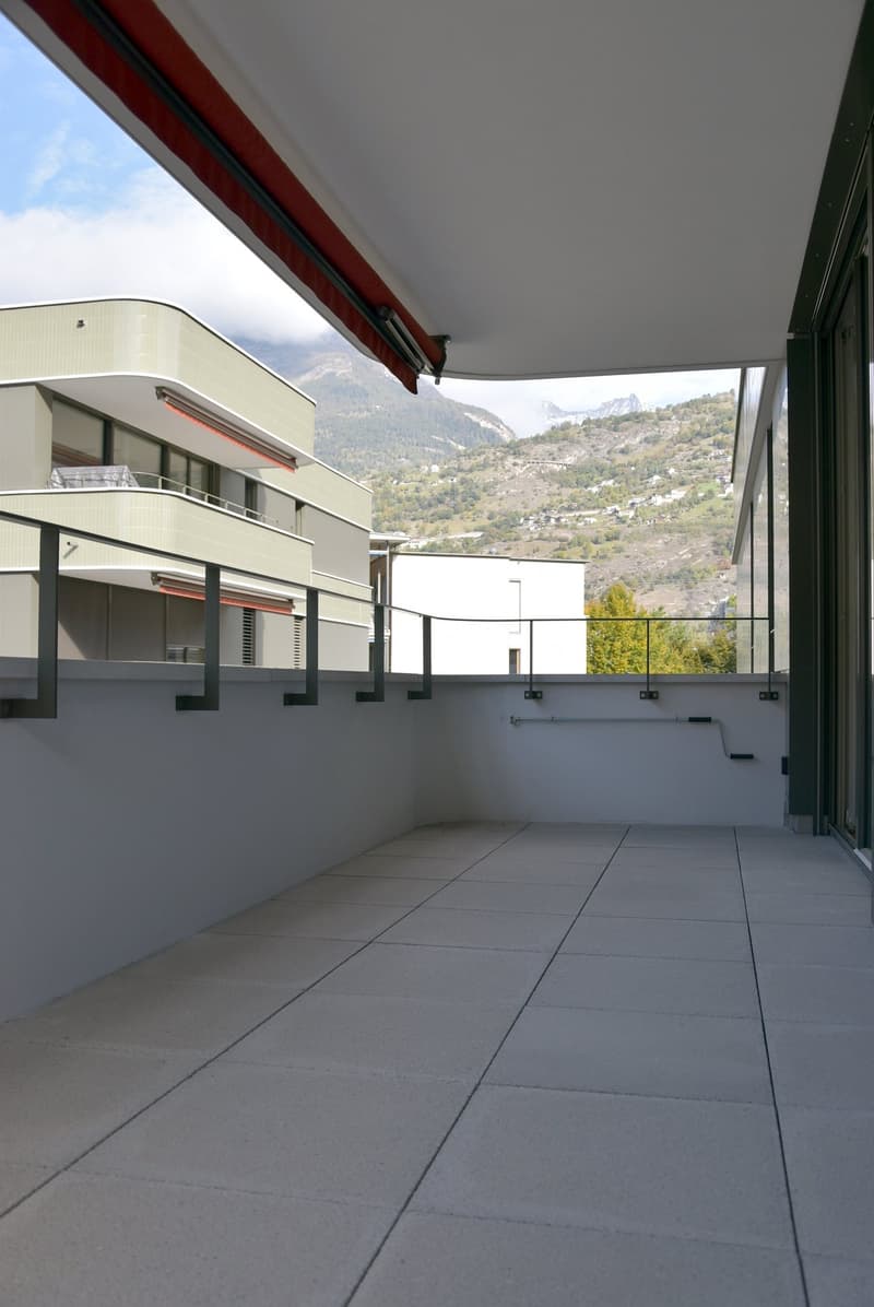 Moderne 3.5-Zimmerwohnung - 5 Min. von Lonza (11)