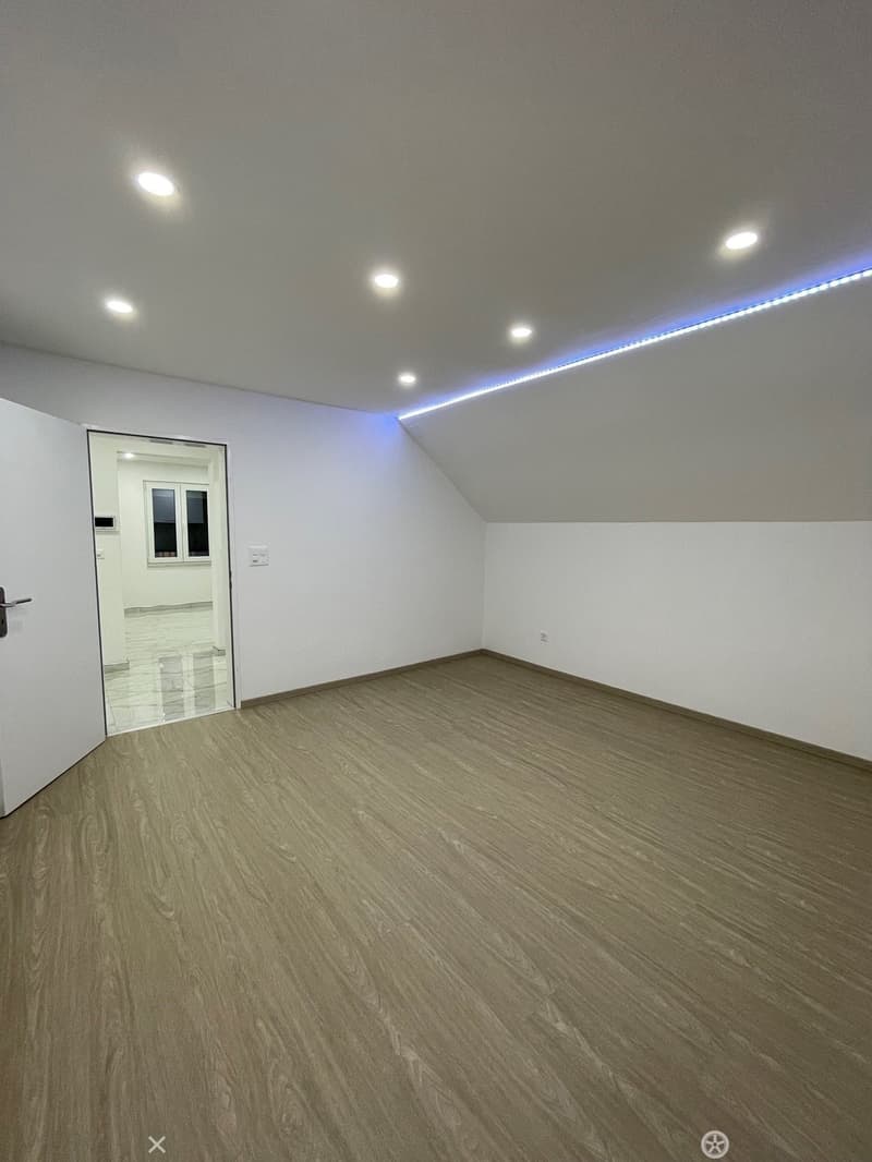 Appartement Duplex 4.5 pcs à Biel/Bienne entièrement rénové (6)