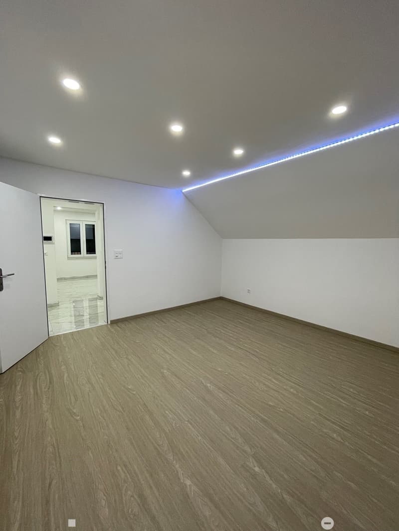 Appartement Duplex 4.5 pcs à Biel/Bienne entièrement rénové (6)