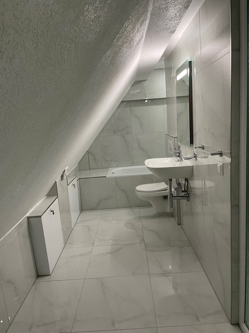 Appartement Duplex 4.5 pcs à Biel/Bienne entièrement rénové (12)