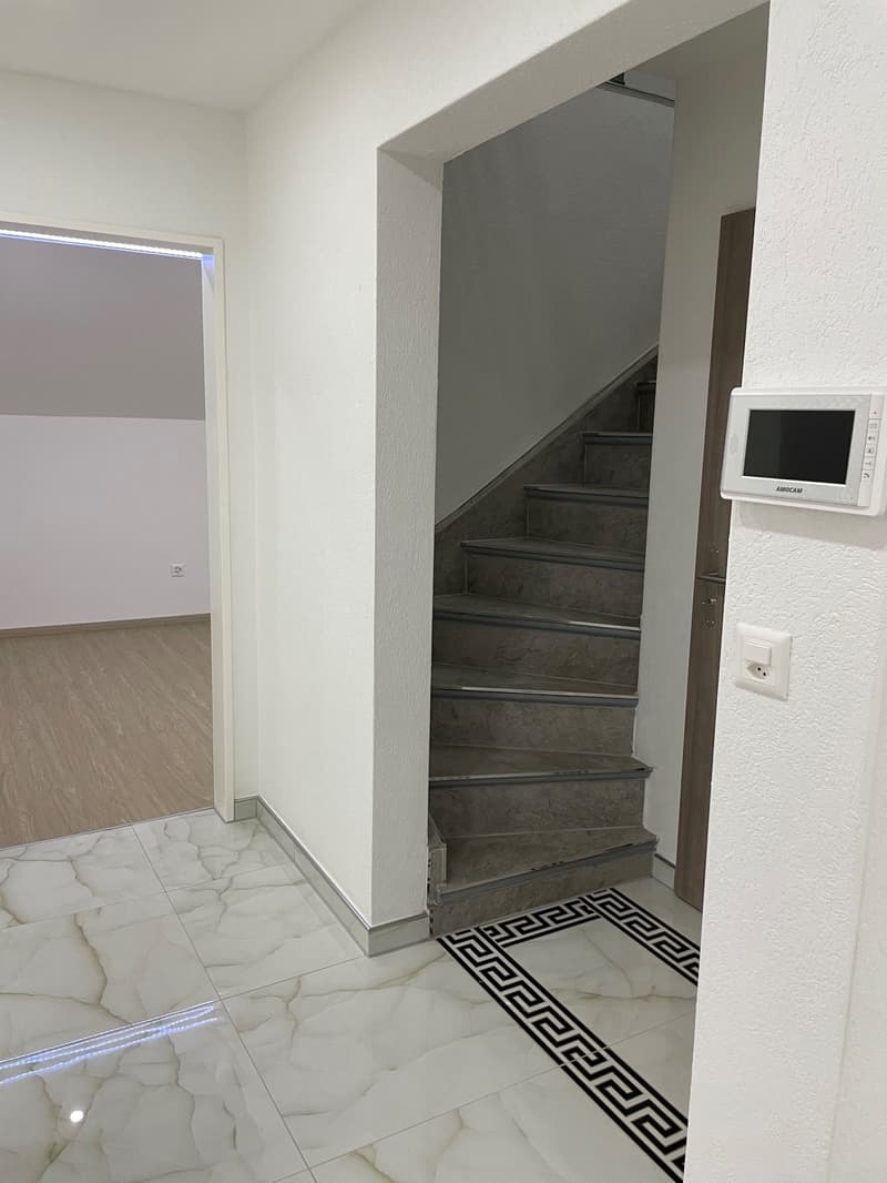 Appartement Duplex 4.5 pcs à Biel/Bienne entièrement rénové (10)