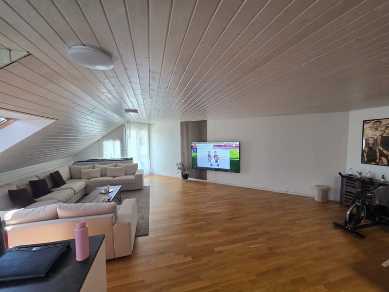 Helle 4.5-Zimmer-Wohnung mit Balkon und grossem Estrich (2)
