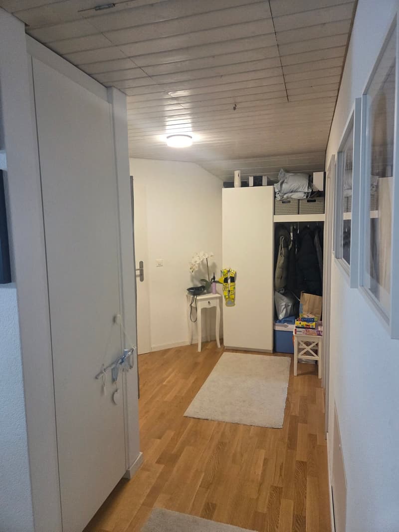 Helle 4.5-Zimmer-Wohnung mit Balkon und grossem Estrich (11)