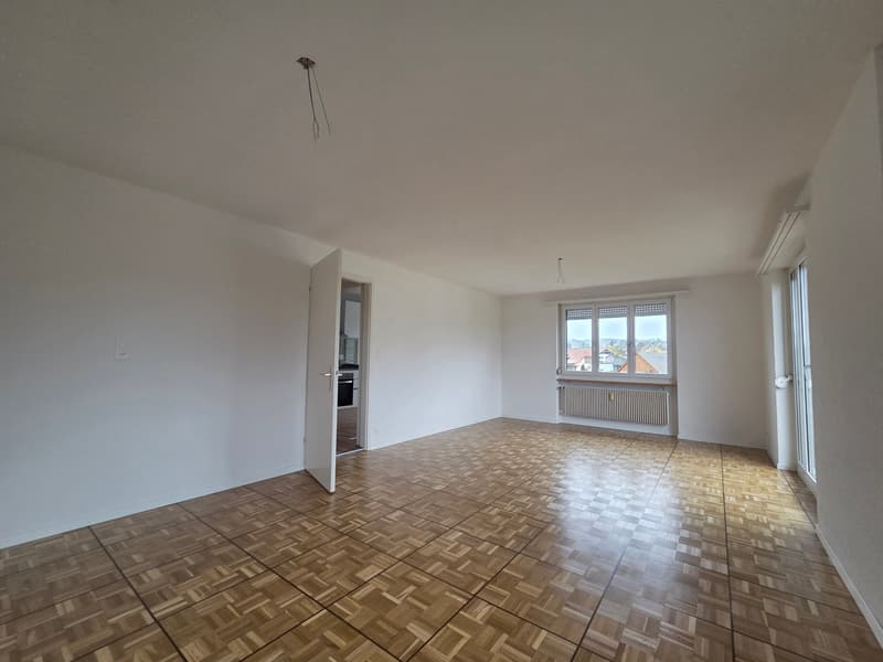 Gemütliche 3,5-Zimmer-Wohnung mit grossem Wohnzimmer – ab sofort verfügbar! (2)