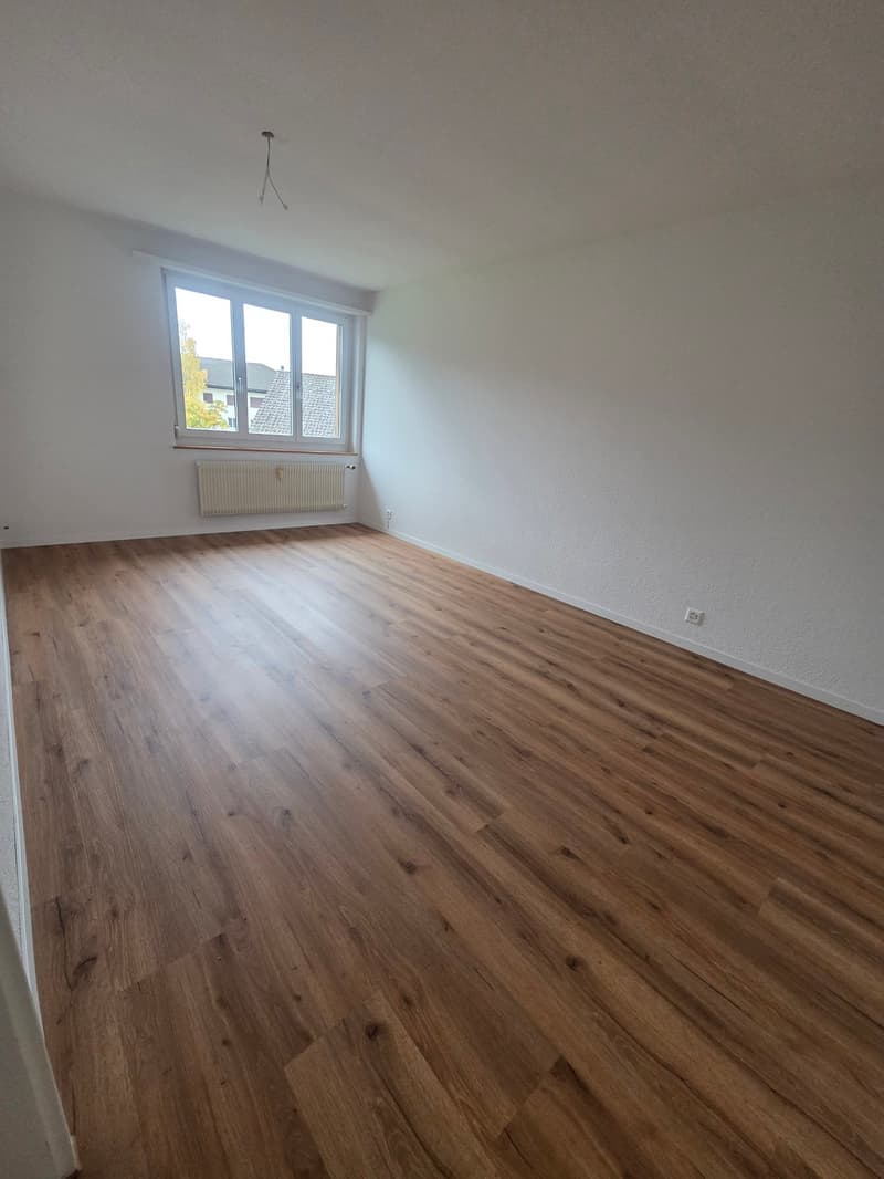 Gemütliche 3,5-Zimmer-Wohnung mit grossem Wohnzimmer – ab sofort verfügbar! (4)