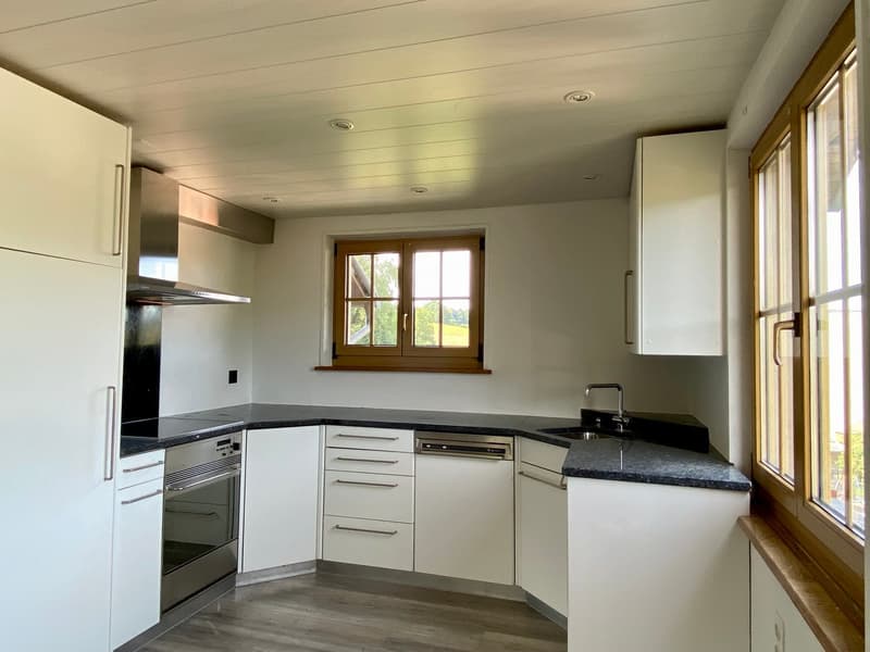 Grosszügige 6-Zimmer-Wohnung mit Garten und Balkon in Melchnau (6)