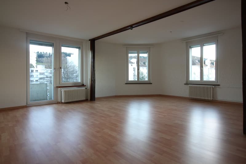 Günstige 4.5-Zimmerwohnung mit Balkon in St. Gallen-Neudorf (1)