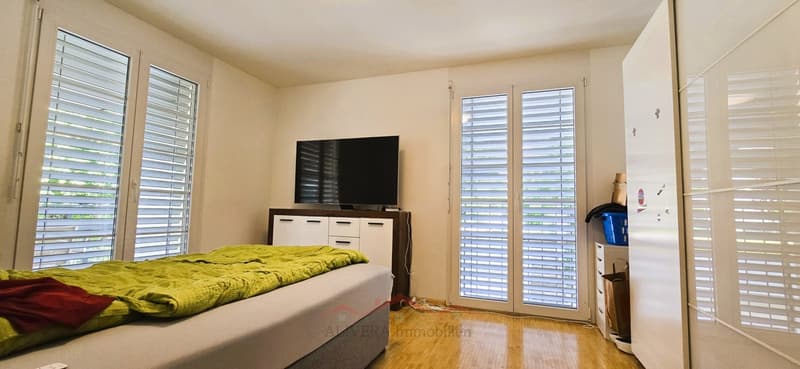 Grosszügige 4.5 Zimmer Wohnung (9)