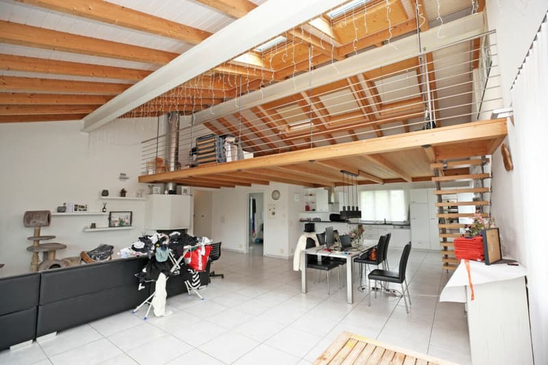 Gemütliche 5.5-Zimmer-Dachwohnung an einer ruhigen Lage in Boll (3)