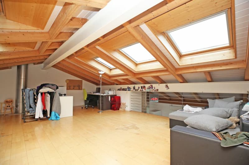 Gemütliche 5.5-Zimmer-Dachwohnung an einer ruhigen Lage in Boll (7)