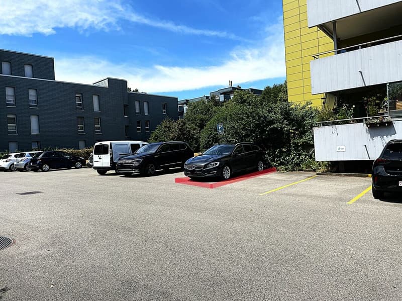 Aussenparkplatz in Münchenbuchsee (3)