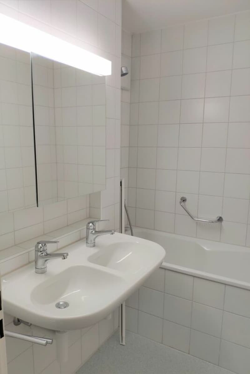 Teilsanierte 4.5-Zimmerwohnung im 6. OG in Ittigen mit Waschturm (9)