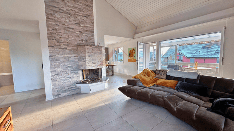 Vivez le rêve à Gerolfingen : Duplex de luxe 7.5 pièces avec vue imprenable sur le lac (2)