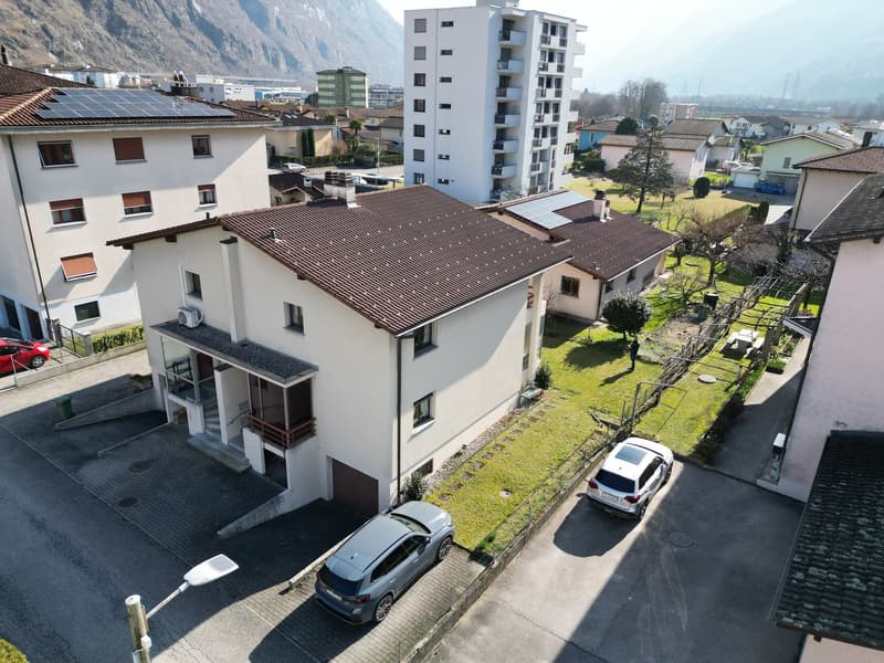 Villetta libera tre lati con terreno a Biasca (11)
